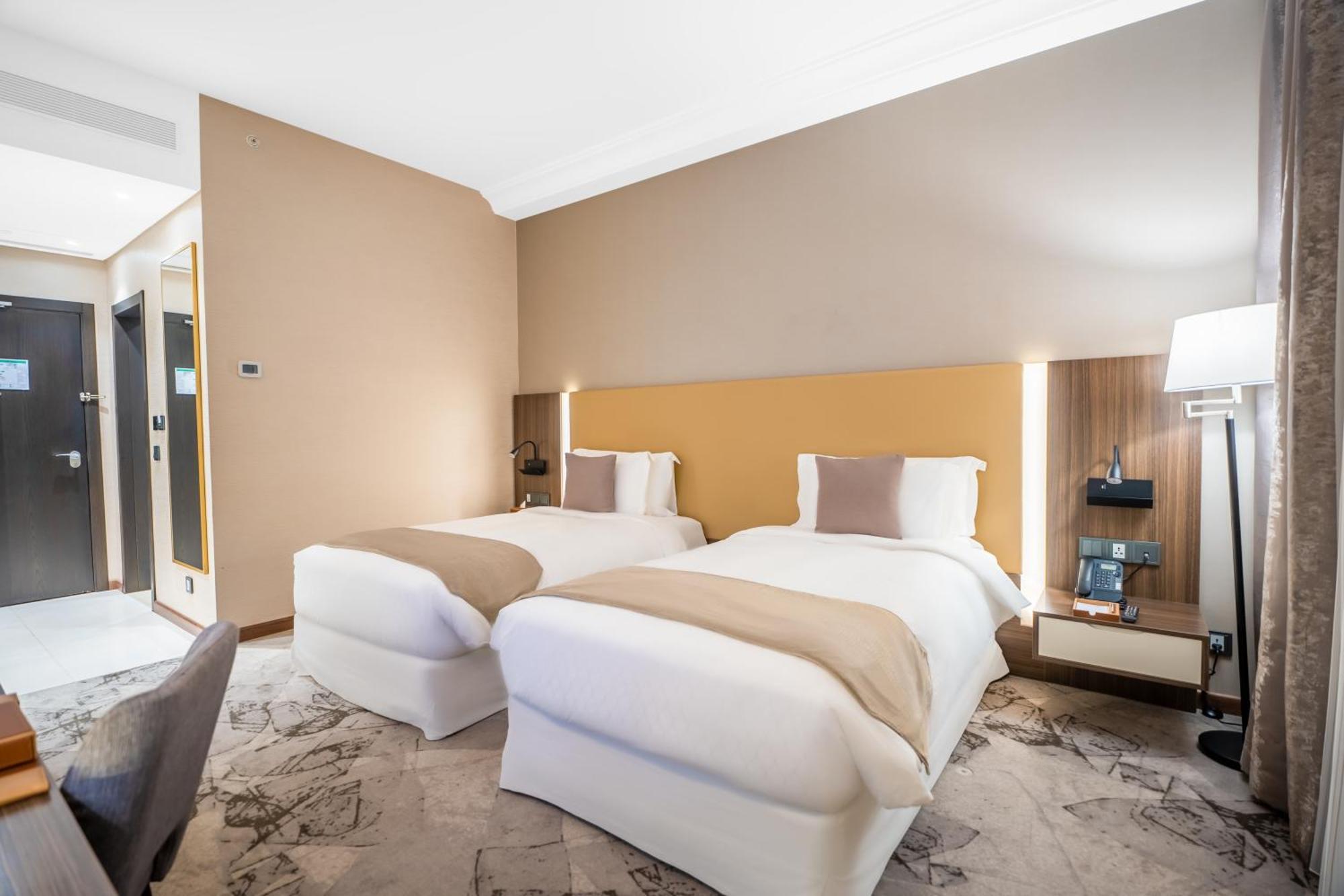 Grand Millennium Al Seef Basra Экстерьер фото