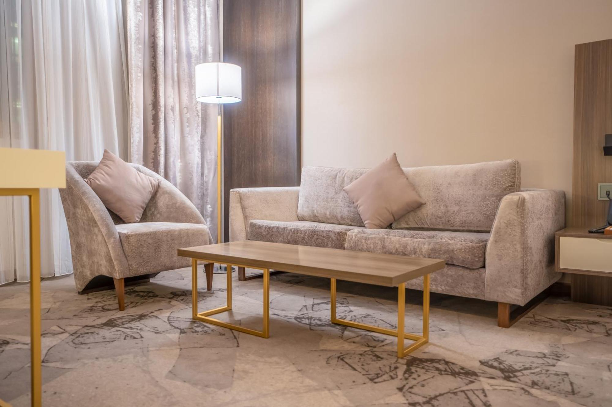 Grand Millennium Al Seef Basra Экстерьер фото